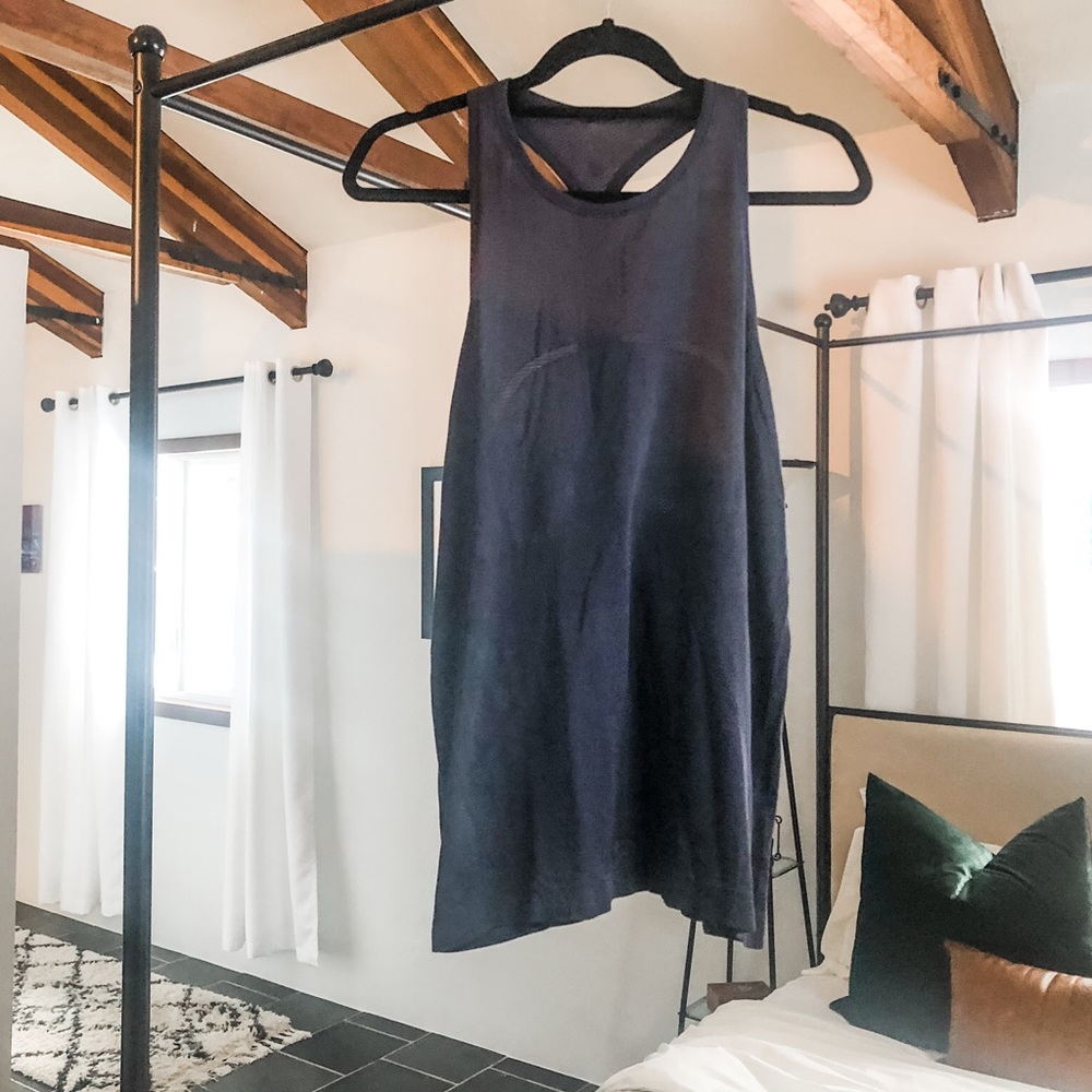 Lululemon swiftly t back tank 10-navy